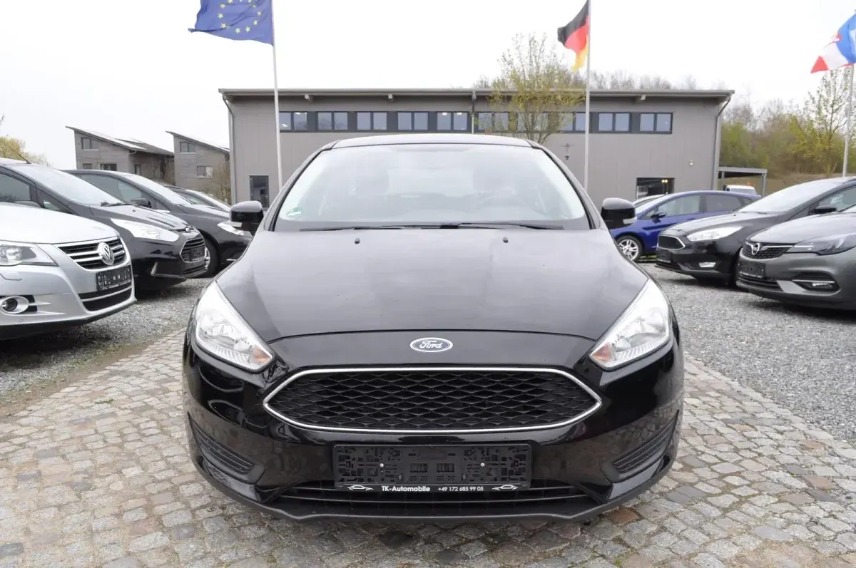 Gebraucht Ford Focus Ambiente 101 PS (74 kW) 2016 Schwarz Kombi