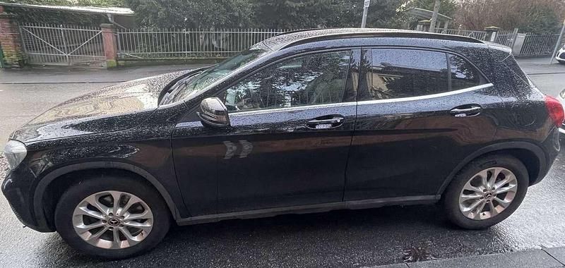 Gebraucht Mercedes GLA200 Style 156 PS (114 kW) 2018 Schwarz SUV