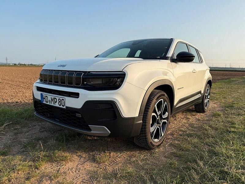 Weiß Gebraucht 2023 Jeep Avenger Altitude SUV | 19.850 € (Guter Preis) - Bild 1/4