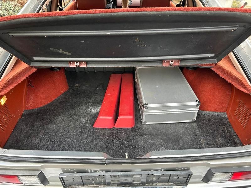 Gebraucht Opel Manta 90 PS (66 kW) 1984 Silber Coupé