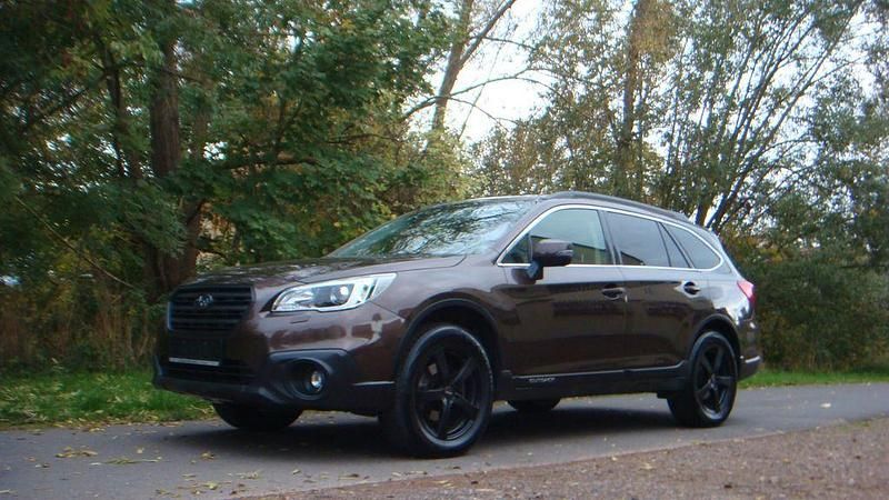 Braun Gebraucht 2017 Subaru Outback Active SUV | 11.990 € (Fairer Preis) - Bild 1/4