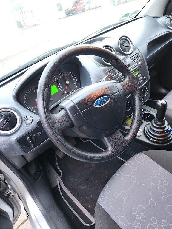 Gebraucht Ford Fiesta Ambiente 69 PS (50 kW) 2006 Grau Limousine