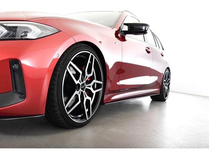 Używany BMW M340 Performance 340 KM (250 kW) 2024 Czerwony Sedan/Limuzyna