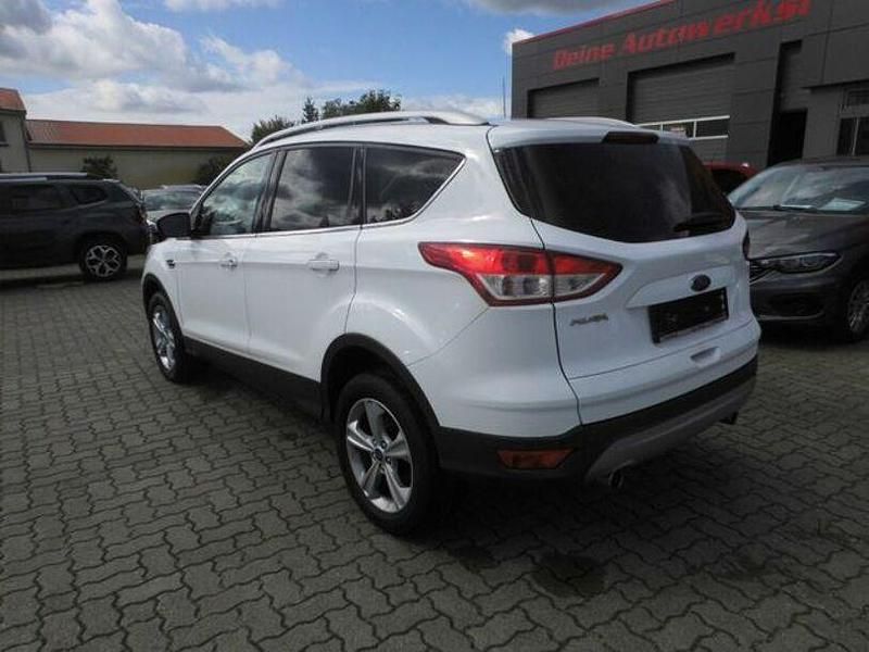 Gebraucht Ford Kuga 150 PS (110 kW) 2017 Weiß SUV