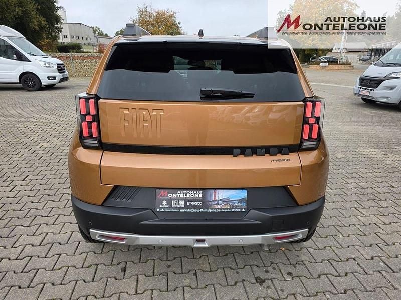 Neu Fiat Panda La Prima 110 PS (80 kW) 2025 Braun SUV