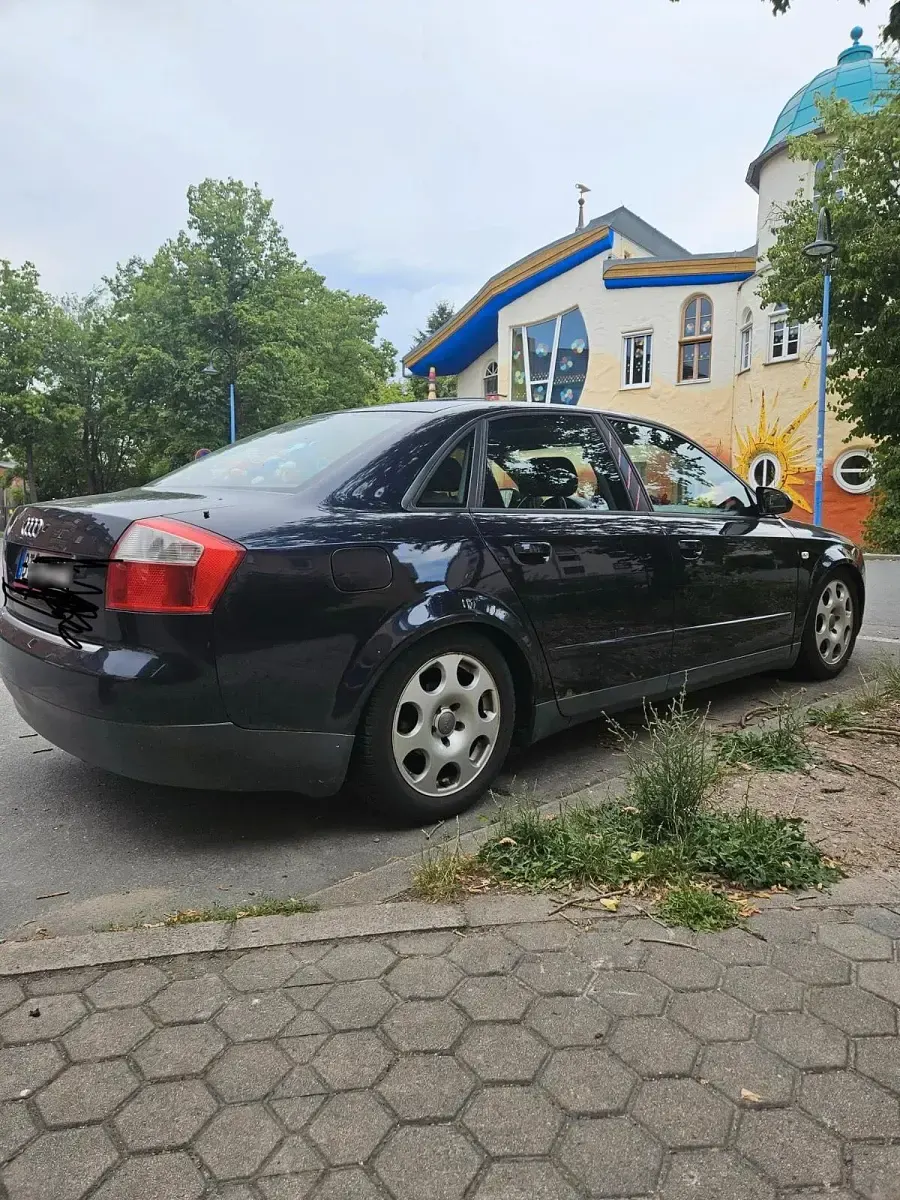 Gebraucht Audi A4 130 PS (95 kW) 2003 Blau Limousine