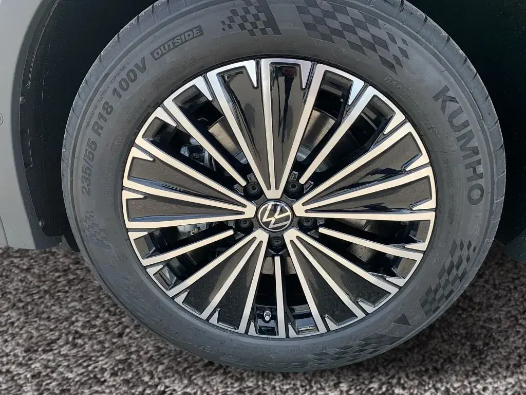 Neu VW Tiguan Elegance 204 PS (150 kW) 2026 Schwarz SUV