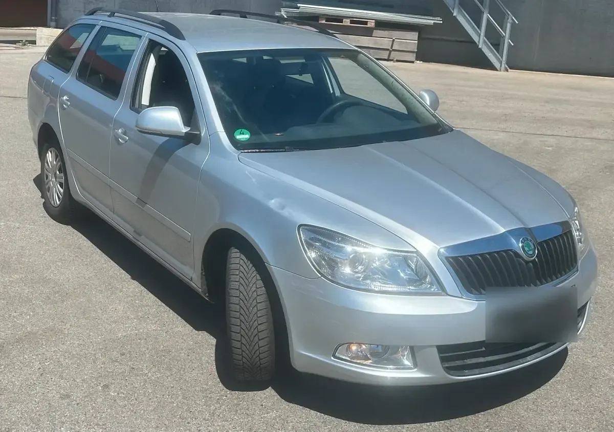 Gebraucht Skoda Octavia 122 PS (89 kW) 2009 Silber Kombi