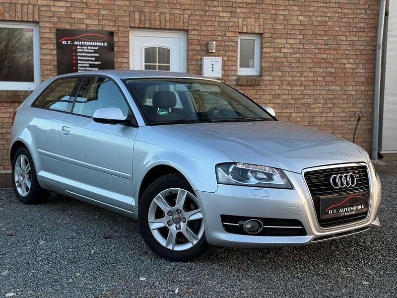 Gebraucht Audi A3 Attraction 125 PS (91 kW) 2010 Silber Kleinwagen