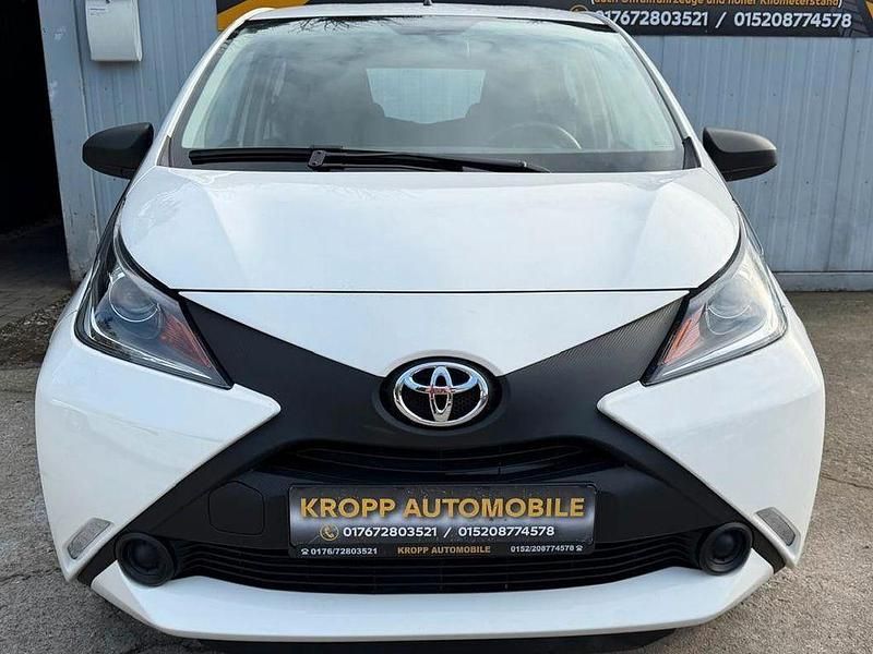 Gebraucht Toyota Aygo X-wave 69 PS (50 kW) 2017 Weiß Kleinwagen