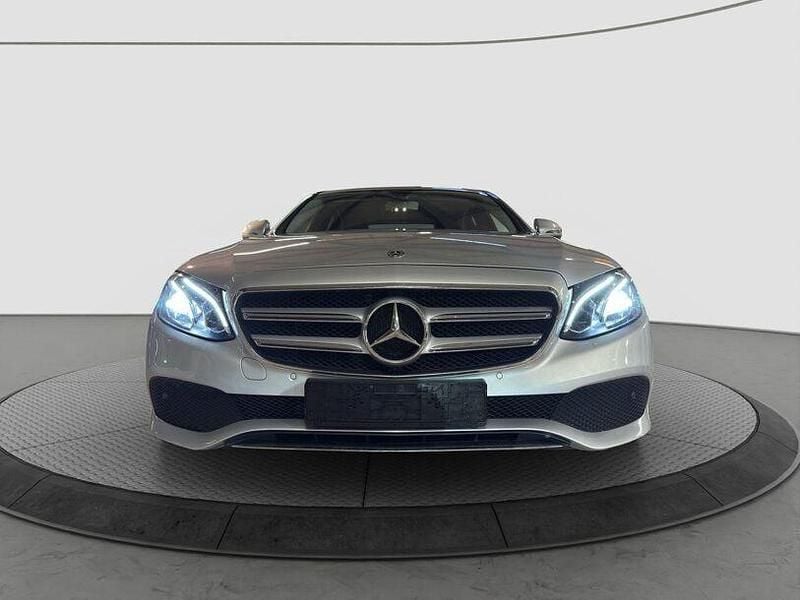 Gebraucht Mercedes E200 Avantgarde 184 PS (135 kW) 2018 Silber Limousine