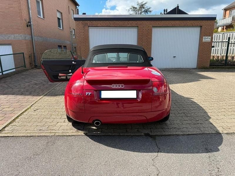 Second-hand Audi TT 150 CP (110 kW) 2002 Roșu Coupe