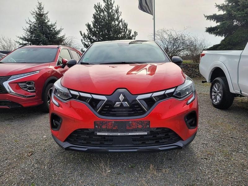 Gebraucht Mitsubishi ASX Top 94 PS (69 kW) 2023 Aurorarot / onyxschwarz (t) SUV