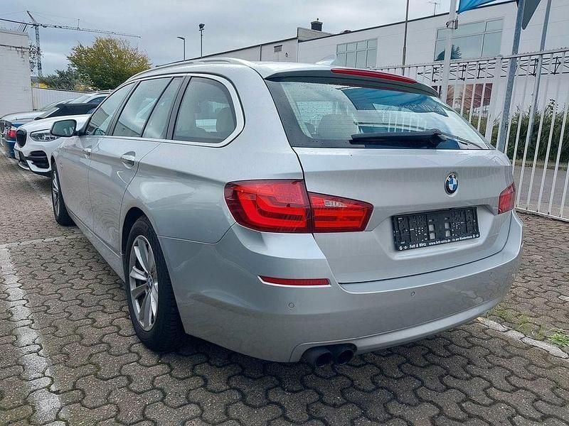 Gebraucht BMW 520 Sport Line 184 PS (135 kW) 2011 Silber Kombi