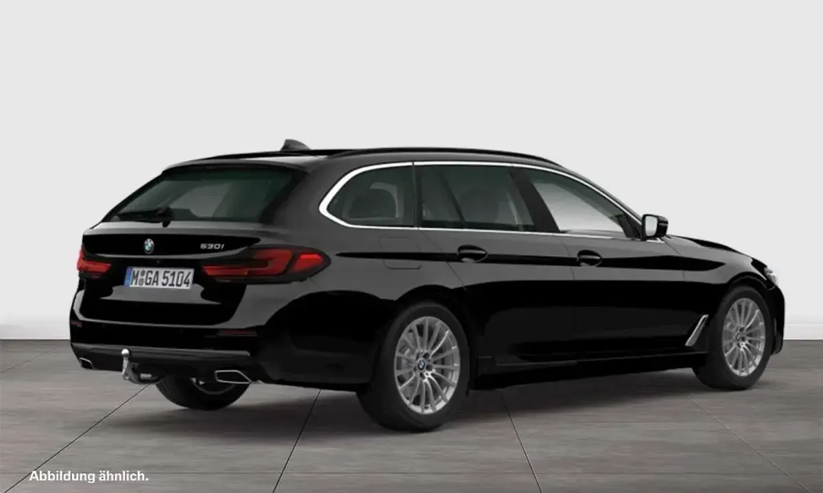 Gebraucht BMW 530 Sport Line 245 PS (180 kW) 2023 Schwarz uni Kombi