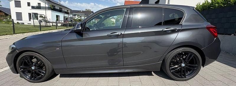 Grau Gebraucht 2018 BMW 120 M Sport Kleinwagen | 23.900 € (Etwas zu teuer) - Bild 1/4