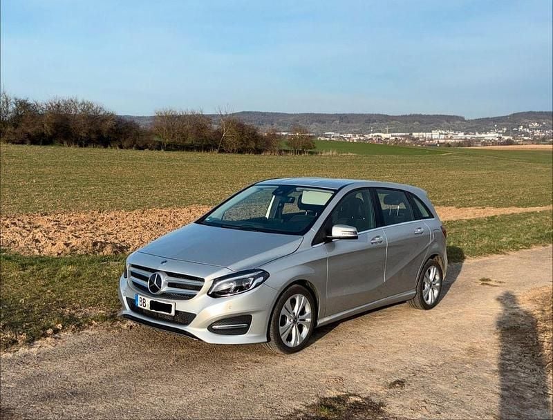Gebraucht Mercedes B220 184 PS (135 kW) 2018 Silber Van / Kleinbus