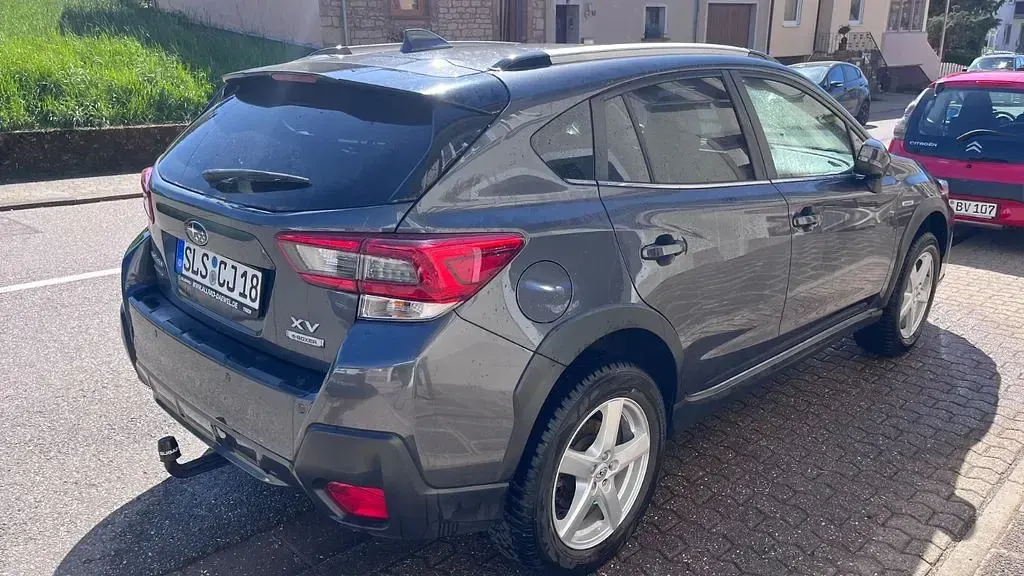 Käytetty Subaru XV Active 150 HP (110 kW) 2021 Harmaa Katumaasturi