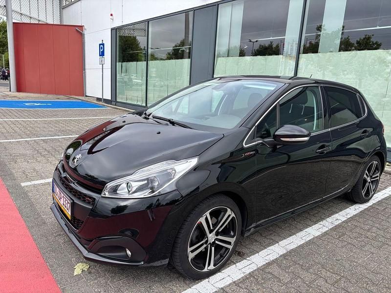 Schwarz Gebraucht 2018 Peugeot 208 Allure Kleinwagen | 8.750 € (Fairer Preis) - Bild 1/4