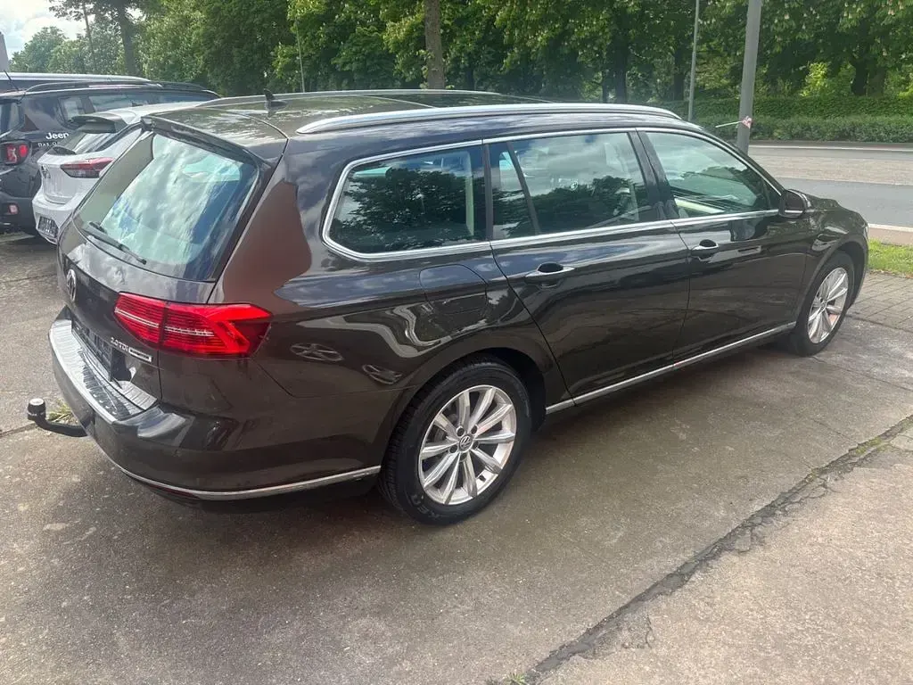 Używany VW Passat Highline 150 KM (110 kW) 2016 Czarny Kombi