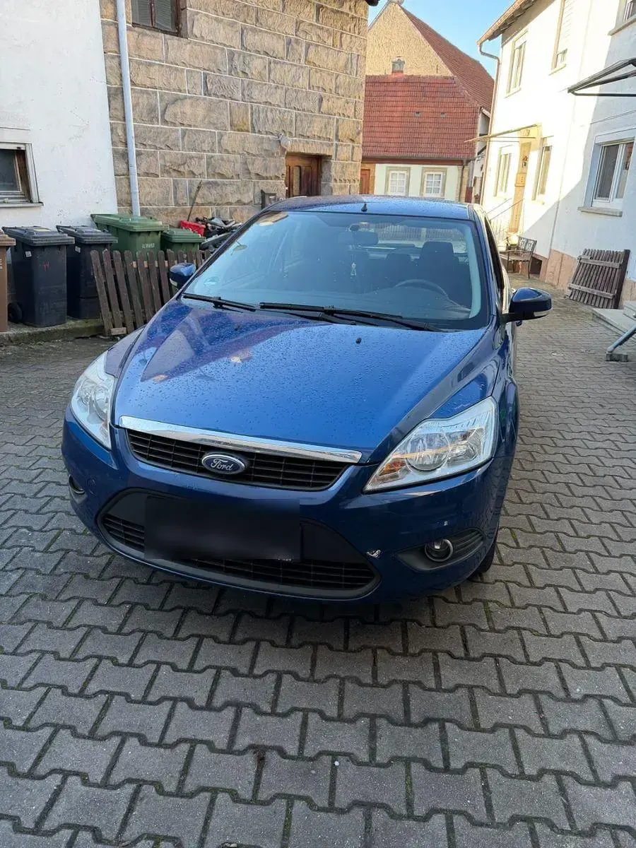 Używany Ford Focus 101 KM (74 kW) 2009 Niebieski Sedan/Limuzyna