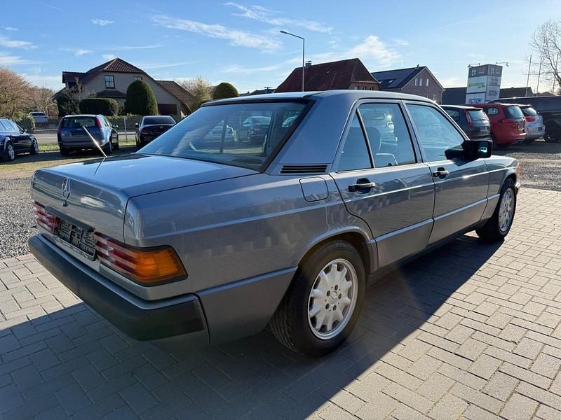 Gebraucht Mercedes 190 122 PS (89 kW) 1993 Grau Limousine