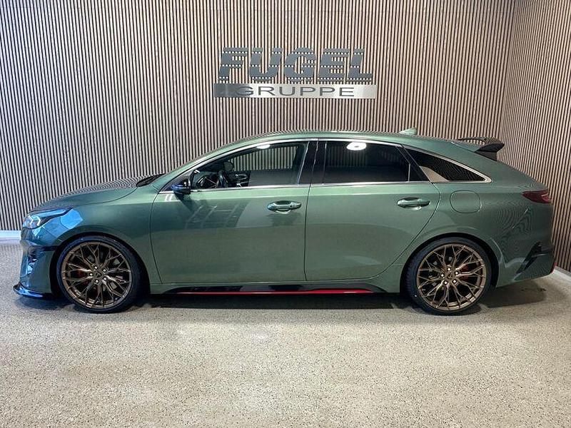 Gebraucht Kia ProCeed Sport 204 PS (150 kW) 2022 Experience green met. Kleinwagen