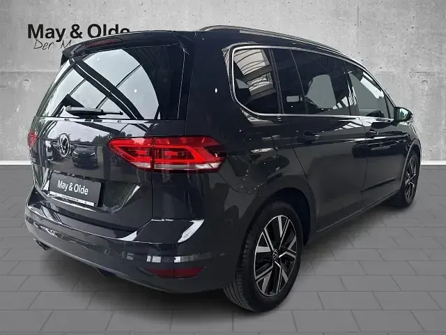 Gebraucht VW Touran Highline 150 PS (110 kW) 2021 Grau Van / Kleinbus