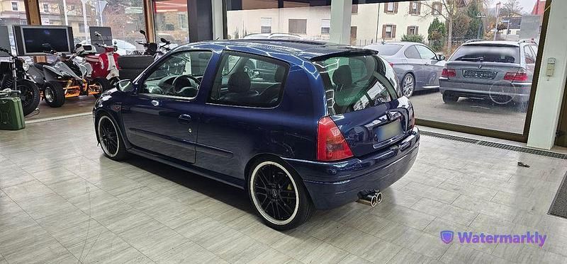 Second-hand Renault Clio II 169 CP (124 kW) 2000 Albastru Berlinǎ