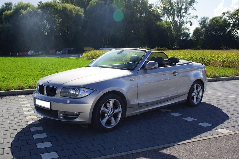 Silber Gebraucht 2010 BMW 125 Cabriolet Cabrio | 22.000 € - Bild 1/4