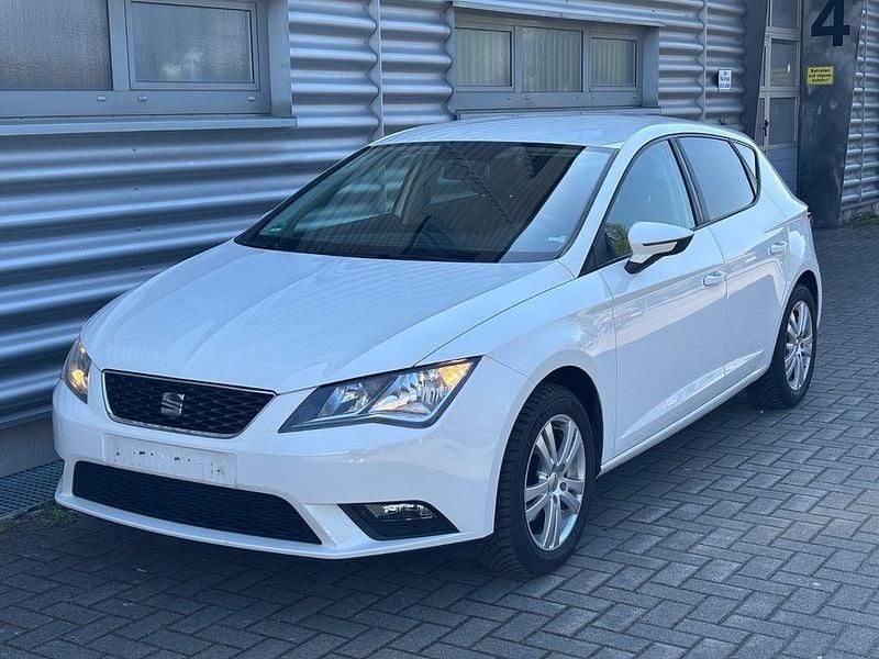 Gebraucht Seat Leon Style 105 PS (77 kW) 2015 Weiß Limousine