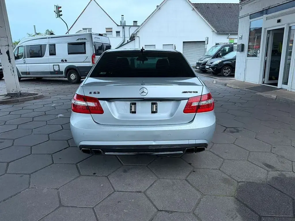 Gebraucht Mercedes E63 AMG AMG 525 PS (386 kW) 2011 Silber Limousine