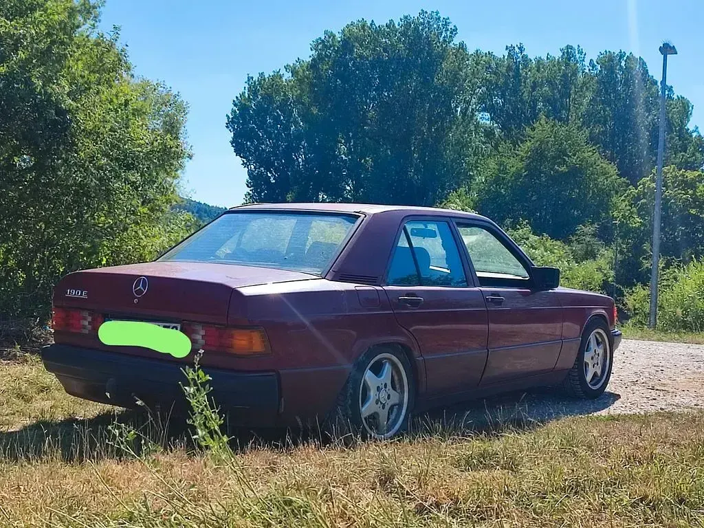 Gebraucht Mercedes 190 109 PS (80 kW) 1990 Rot Limousine