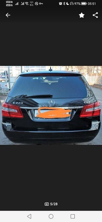 Gebraucht Mercedes E220 Avantgarde 170 PS (125 kW) 2011 Schwarz Kombi
