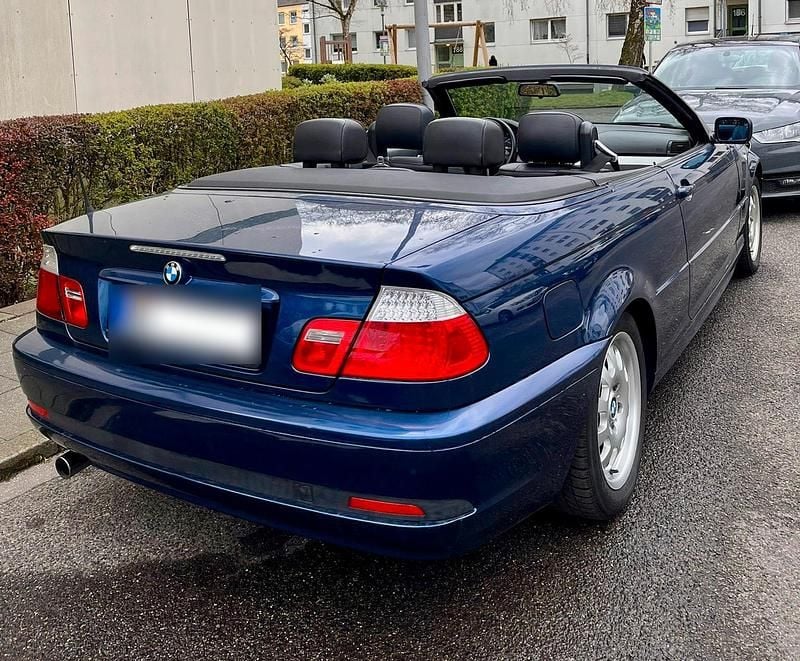 Gebraucht BMW 318 Cabriolet Basis 150 PS (110 kW) 2005 Blau Cabrio