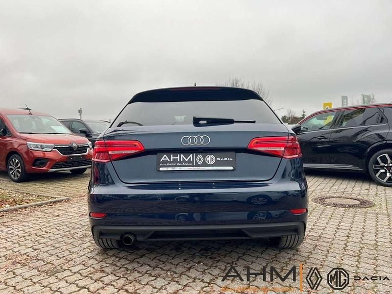 Gebraucht Audi A3 Sport 116 PS (85 kW) 2019 Kosmosblau metallic Limousine