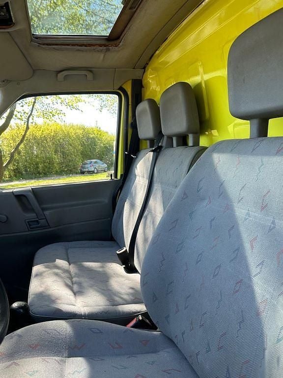 Usado VW T4 102 HP (75 kW) 2000 Amarelo Van