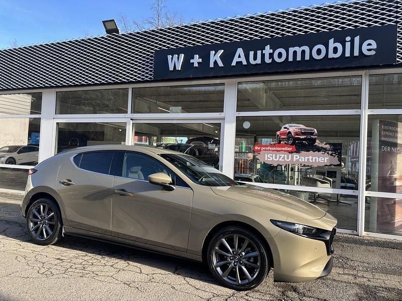 Neu Mazda 3 Exclusive-Line 140 PS (102 kW) 2025 Gelb Limousine