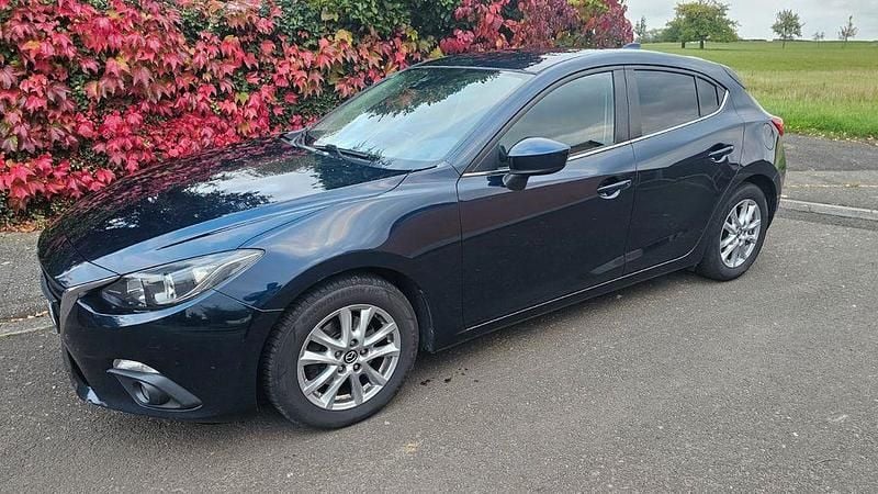 Blau Gebraucht 2015 Mazda 3 Center-Line Limousine | 8.900 € (Guter Preis) - Bild 1/4