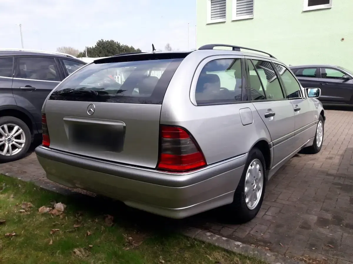Gebraucht Mercedes C240 170 PS (125 kW) 1999 Silber Kombi