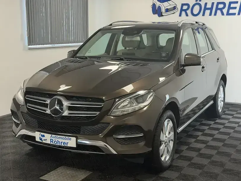 Gebraucht Mercedes GLE350 258 PS (189 kW) 2016 Braun 796 (manufaktur citrinbraun  meta (metallic) SUV