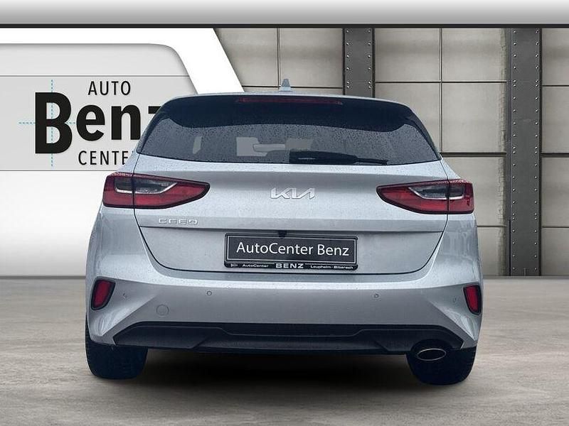 Gebraucht Kia Ceed Active 160 PS (117 kW) 2024 Weiß Kleinwagen