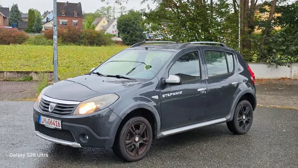 Gebraucht Dacia Sandero Stepway 84 PS (61 kW) 2012 Grau SUV