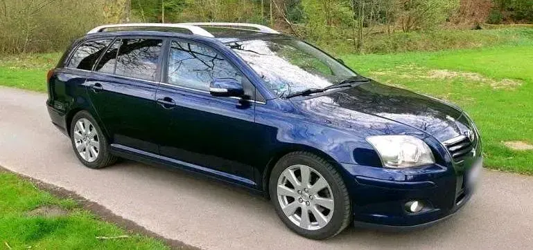 Gebraucht Toyota Avensis T2 150 PS (110 kW) 2008 Blau Kombi