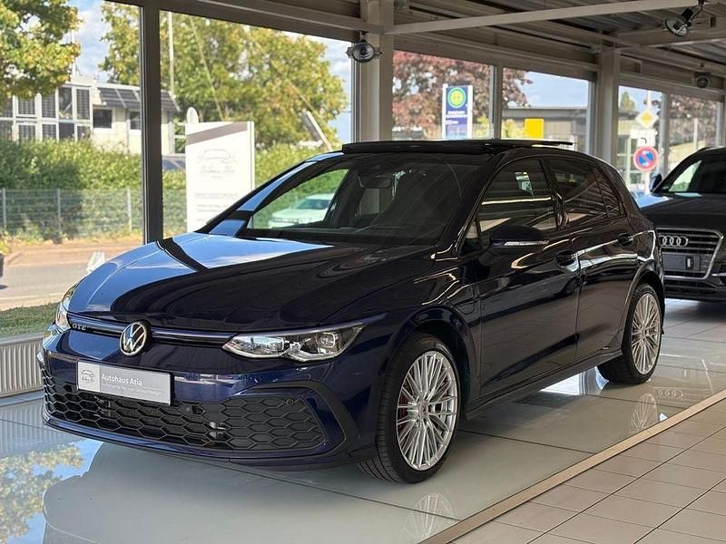 Blau Gebraucht 2020 VW Golf VIII GTE Limousine | 23.000 € (Fairer Preis) - Bild 1/4
