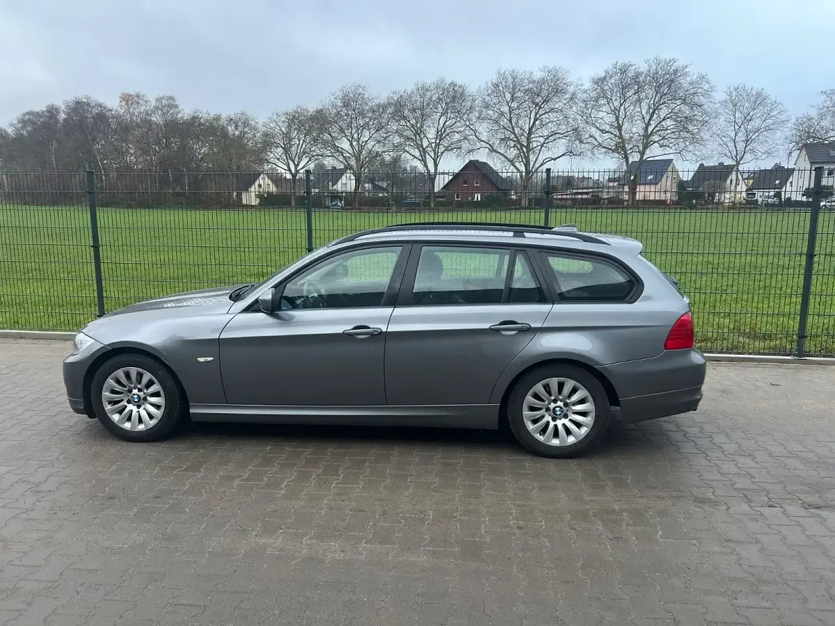 Gebraucht BMW 318 143 PS (105 kW) 2008 Grau Kombi