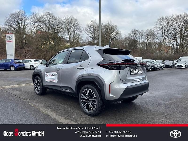 Gebraucht Toyota Yaris Cross Style 92 PS (67 kW) 2025 Silber SUV