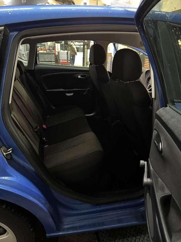 Gebraucht Seat Leon Reference 125 PS (91 kW) 2010 Blau Limousine