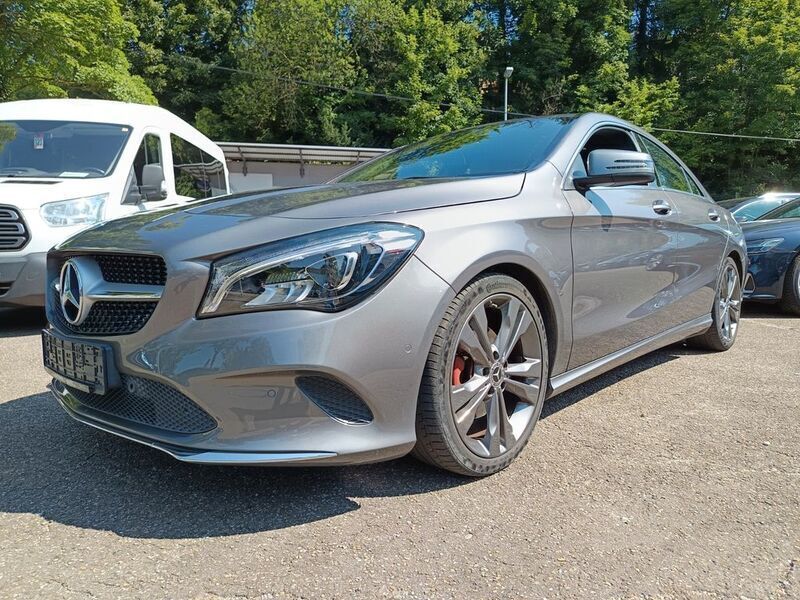 Grey metallic Gebraucht 2017 Mercedes CLA180 Limousine | 17.700 € (Guter Preis) - Bild 1/4