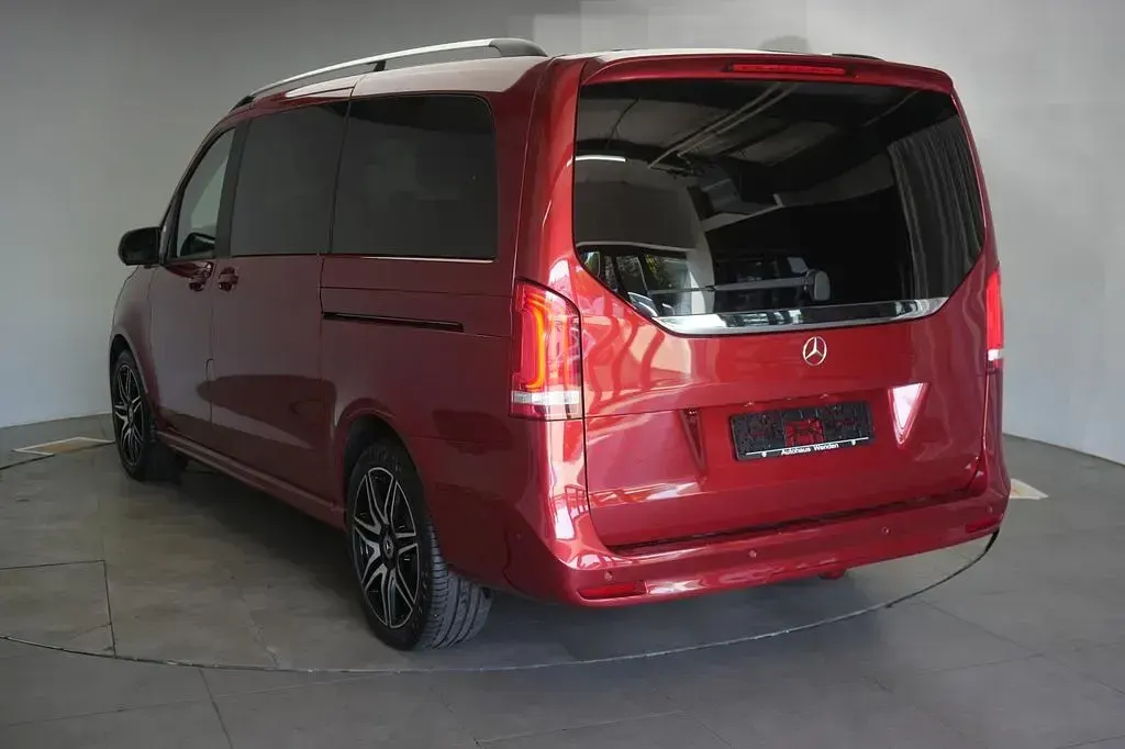 Gebraucht Mercedes V300 AMG 237 PS (174 kW) 2022 Rot Van / Kleinbus
